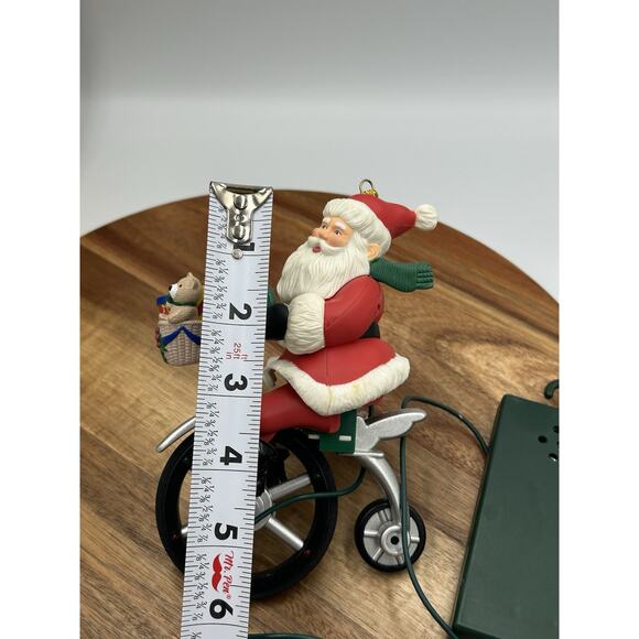 Vtg Avon Cycling Santa Musical Ornament New in Gift Collection Box Christmas - Picture 4 of 10
